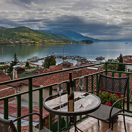 Ines Apartments Охрид Екстериор снимка