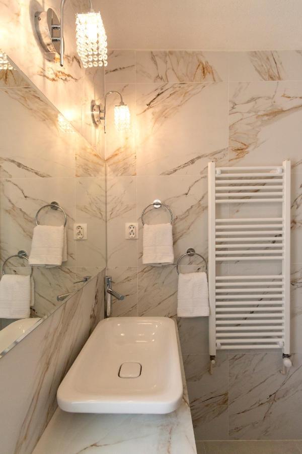 Ines Apartments Охрид Екстериор снимка