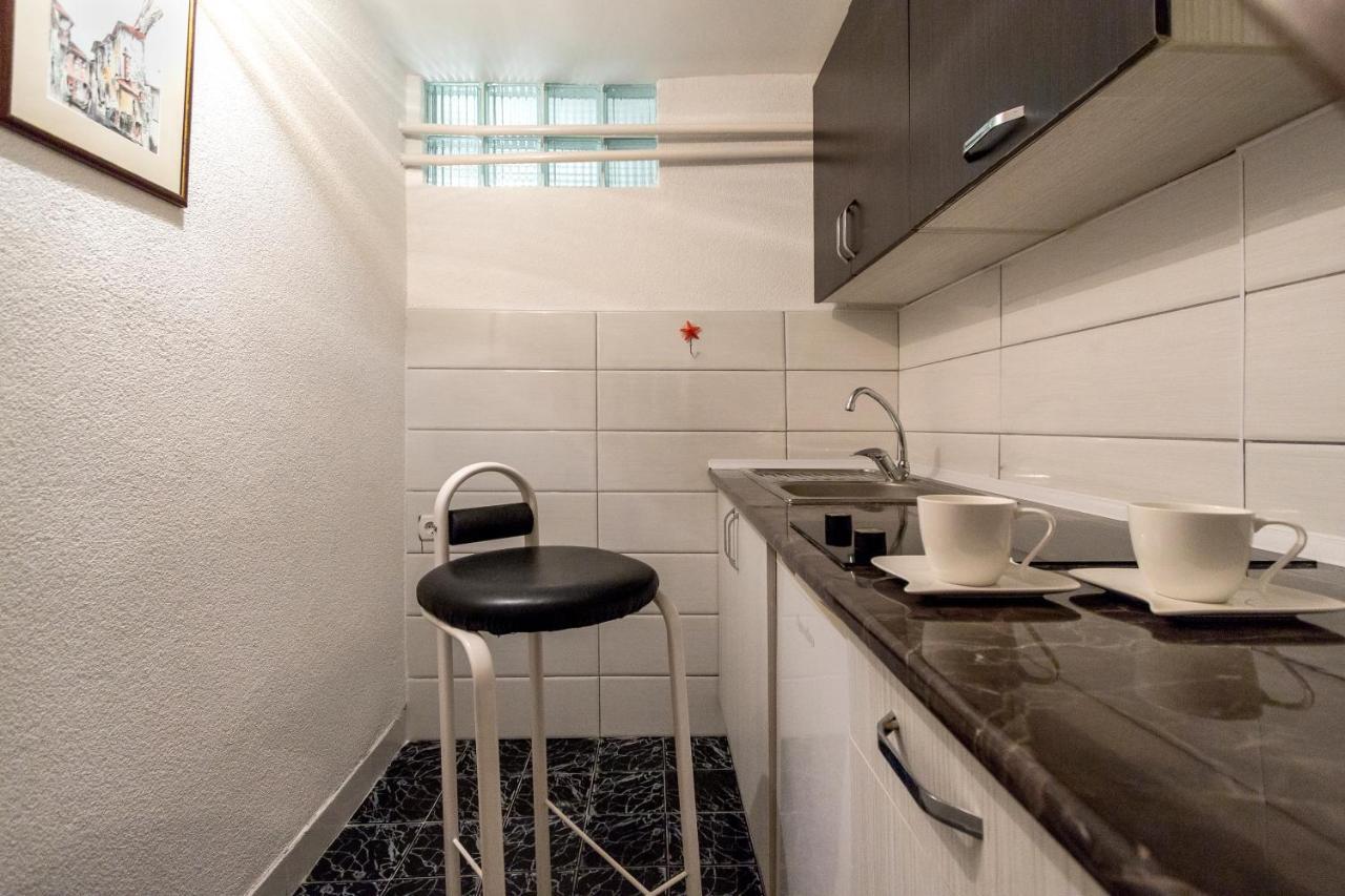 Ines Apartments Охрид Екстериор снимка