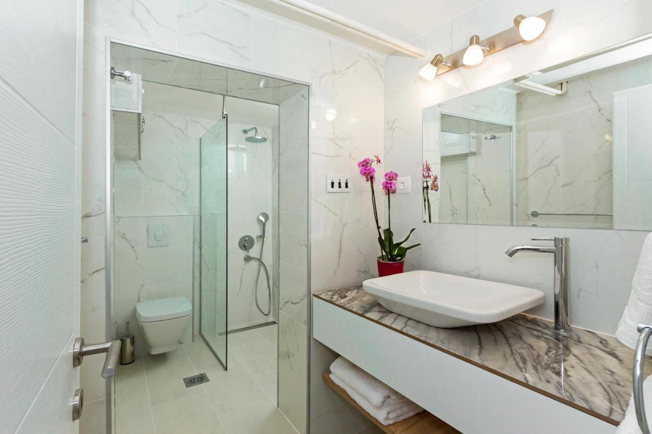 Ines Apartments Охрид Екстериор снимка